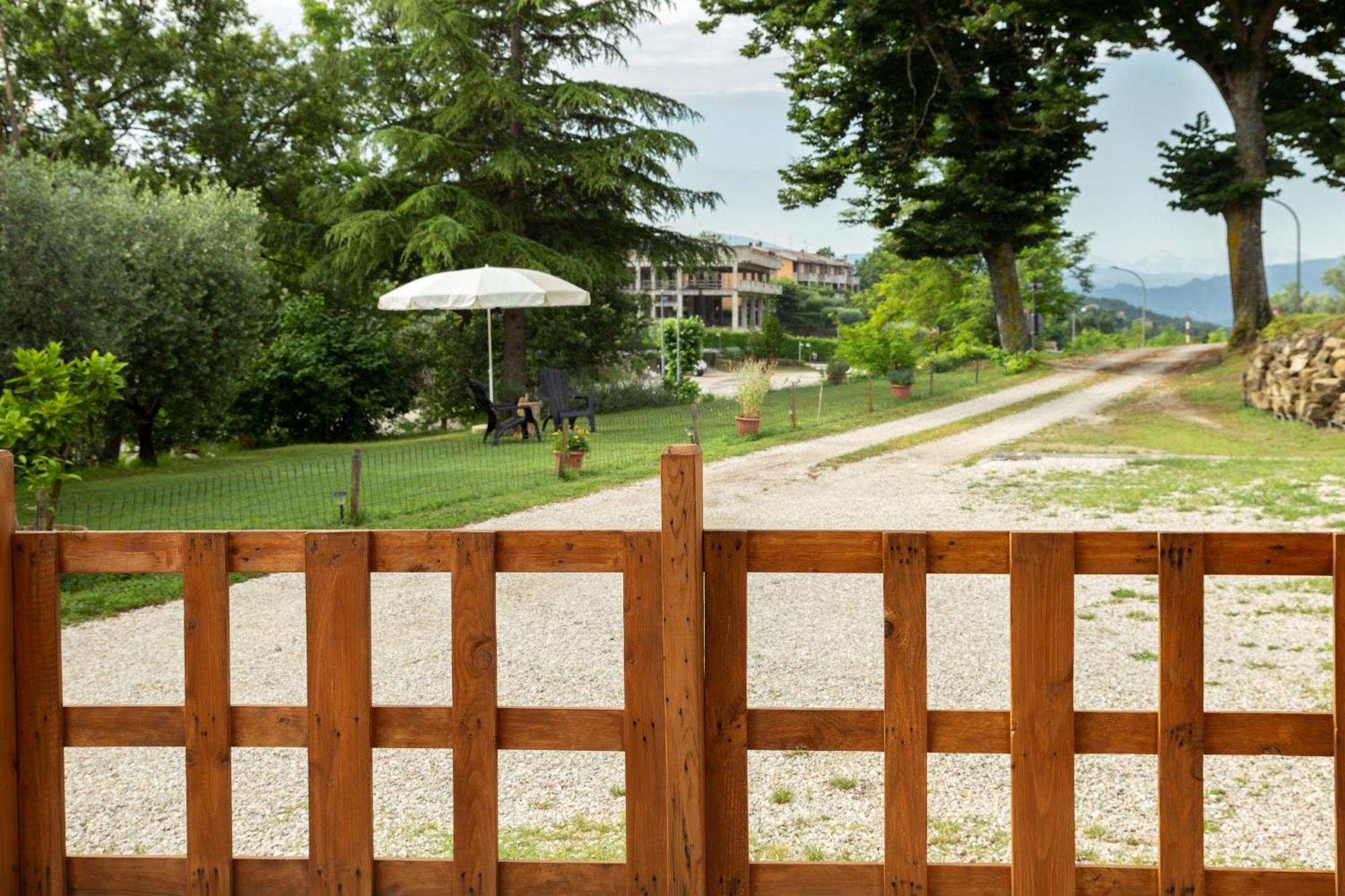 Le Colline Di Giulia - Mini Casa Ai Piedi Della Collina Appartement Venarotta Buitenkant foto